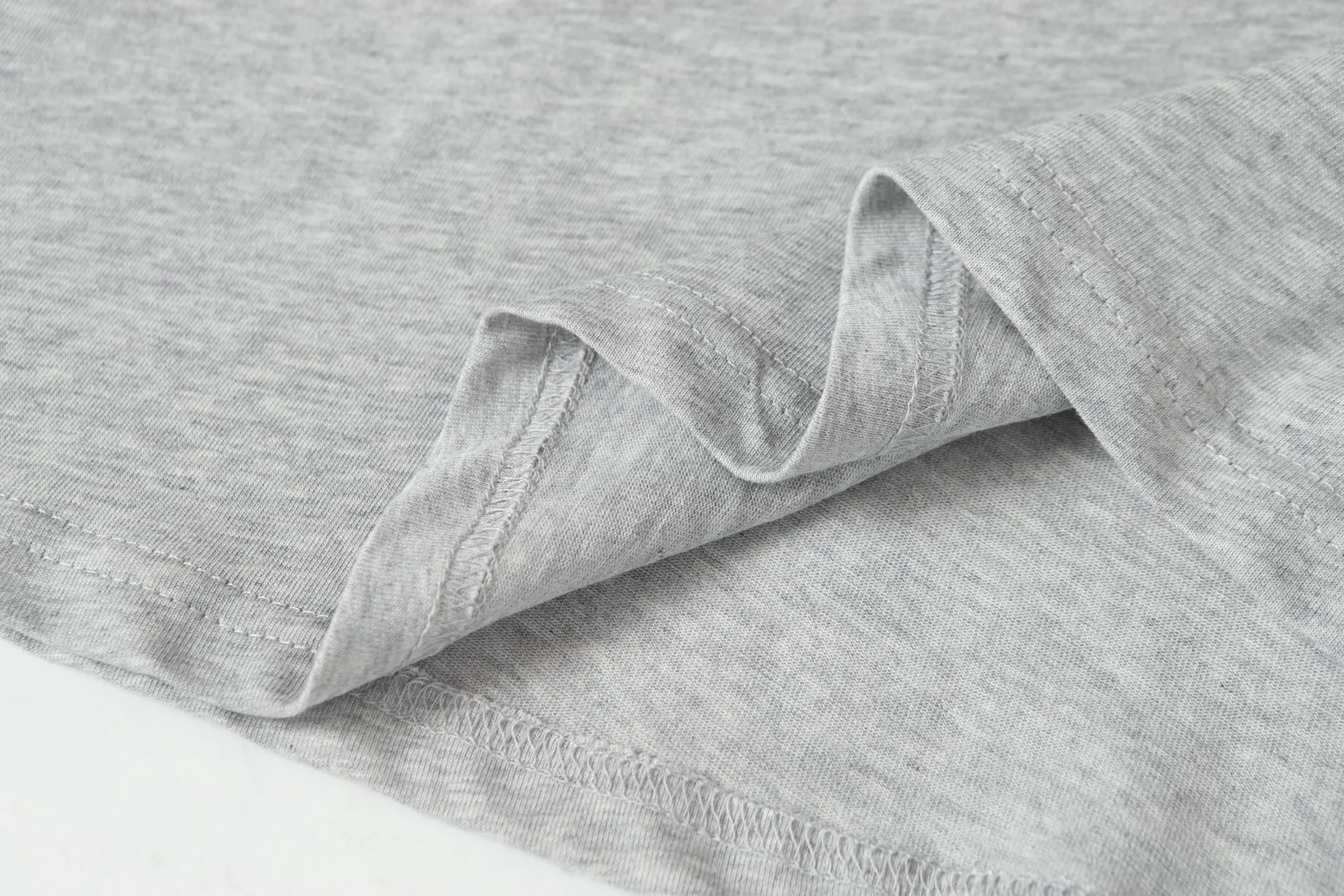P160 Cross-border model. Those who pursue quality, please do not place an order. -Chrome Hearts/Chrome Hearts Sanskrit printed popular long-sleeved T-shirt -High weight, high density and high quality. The wool is soft, delicate and skin-friendly. It feels soft and silky. It has excellent warmth and skin-friendly properties.